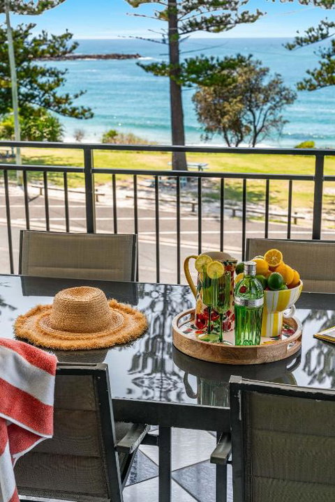 Arcoola 1 - Overlooking Main Beach - Tourism TAS 2