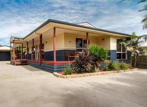 Area 51 By Ready Set Stay - BYO LINEN & TOWELS - Tourism TAS 4