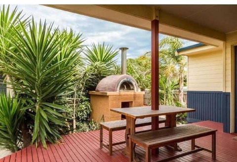 Area 51 By Ready Set Stay - BYO LINEN & TOWELS - Tourism TAS 3