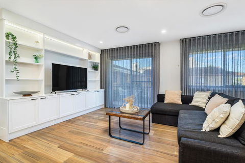 Armrick Seaside Apartments Broadbeach - Tourism TAS 3
