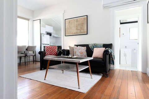 Art Deco Cottage - Hobart Tourism 1