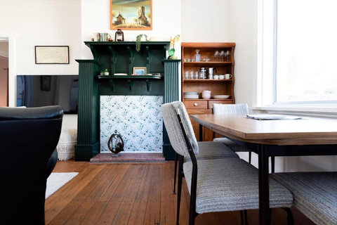 Art Deco Cottage - Hobart Tourism 2