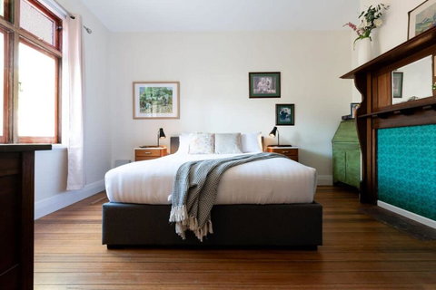 Art Deco Cottage - Hobart Tourism 3