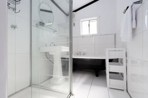 Art Deco Cottage - Hobart Tourism 4