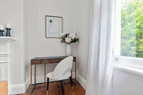 Art Deco W Modern Twist 1Bed 1Bath 1Car New Farm - Tourism TAS 3