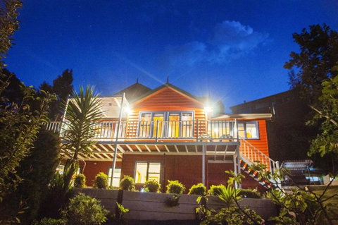 Artee House - A Bright Escape - Tourism TAS 1