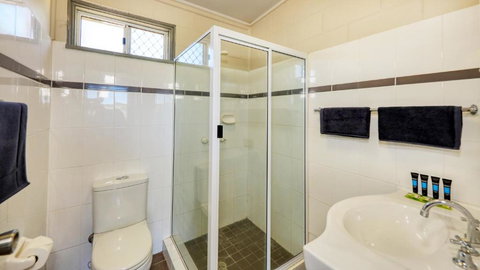 Artesian Motor Inn Under New Management RAMS Motel - Tourism TAS 4