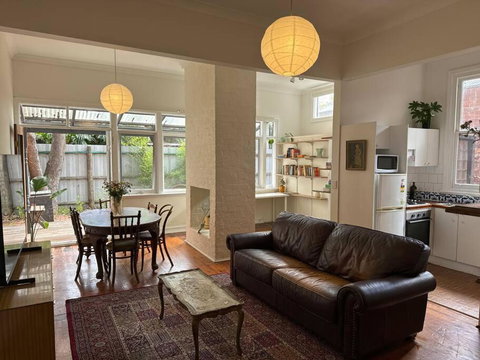 Artsy North Melbourne 2-Bedder - Tourism TAS 0