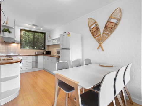 Aspen Court 8 - Tourism TAS 4