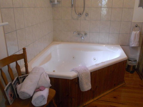 Astley Cottage - Tourism TAS 3