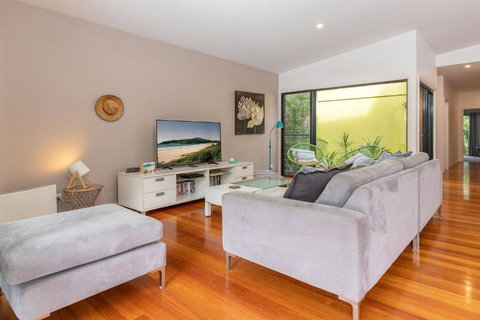 At Lizzie - Hobart Tourism 2