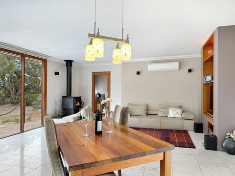 Aurora Cottages - Mountain View - Tourism TAS 4