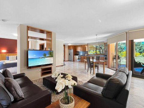 Aurora Cottages - Six Seasons - Tourism TAS 0