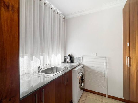 Aurora Cottages - Six Seasons - Tourism TAS 4