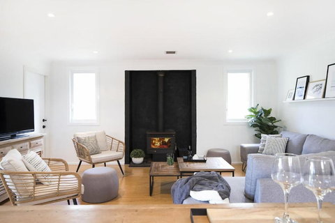 Avenue 36 - Tourism TAS 4