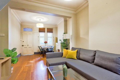 Awesome 2 Bedroom House Surry Hills - Tourism TAS 3