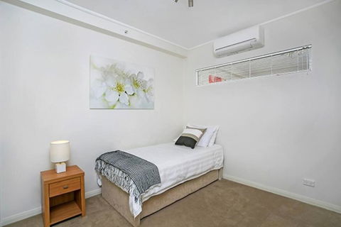 AX301 - Located In The Heart Of North Sydney - Tourism TAS 2