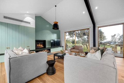 Axbridge - Tourism TAS 2