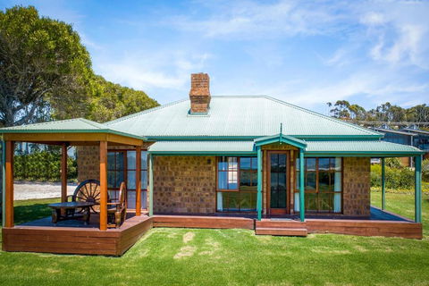 Apollo Bay Cottages- Marriners - Tourism TAS 1