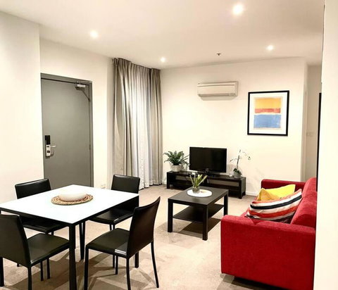 Astral Apartments - Perfectly Located 2 Bedroom Apartment In St Kilda - Tourism TAS 1