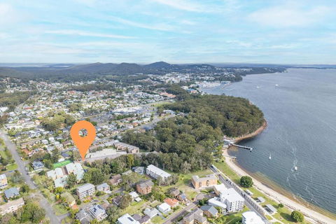 Bay Parklands, 19 2 Gowrie Avenue - Ground Floor Unit With Water Views & Wifi - Hobart Tourism 1