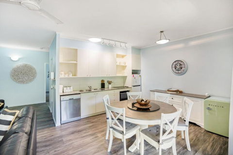 Baden 58 - Rainbow Shores. Aircon. Wifi. Pools Walk To Beach - Hobart Tourism 0
