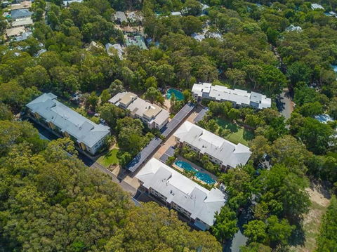 Baden 90 Rainbow Shores - Hobart Tourism 3