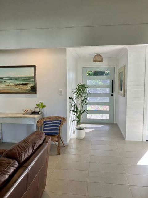 Badilla Beach House - Hobart Tourism 0