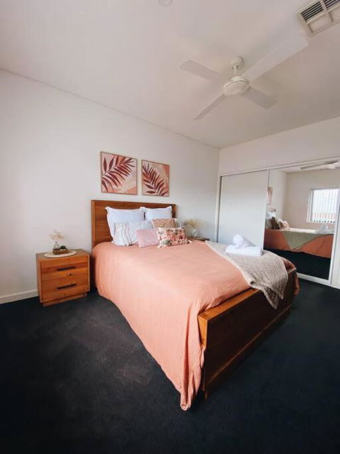 Bahamas On Brooks - Hobart Tourism 4