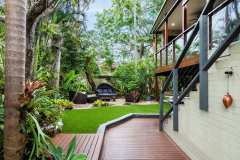 Bali Vibes Serene Tropical Oasis 4BD Holiday Home - Hobart Tourism 3