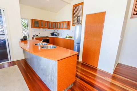 BankSea Holiday Home - Hobart Tourism 4