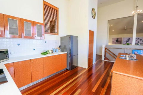 BankSea Holiday Home - Hobart Tourism 3