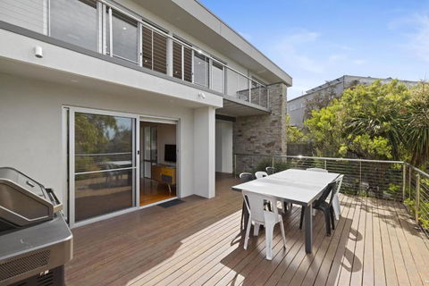 Banksia Beach Retreat - Hobart Tourism 4