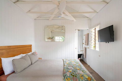 Banksia Bungalow - 100m To Town, 15 Mins To Beach - Hobart Tourism 2