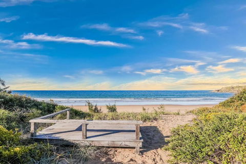 Banksia House - On Main Beach, Agnes Water - Hobart Tourism 0