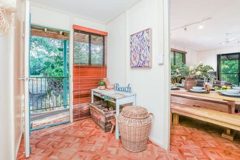 Banksia House - On Main Beach, Agnes Water - Hobart Tourism 3