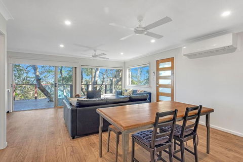 Banksia House - Hobart Tourism 4