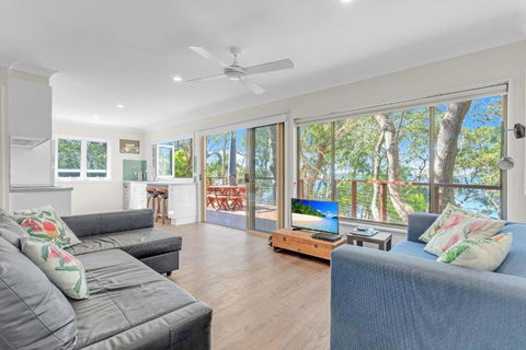Banksia House - Hobart Tourism 2