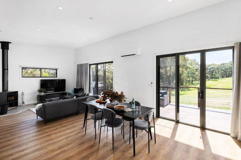 Banksia Villa - Hobart Tourism 3