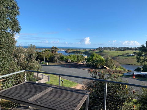 Banksia Waters - Hobart Tourism 0
