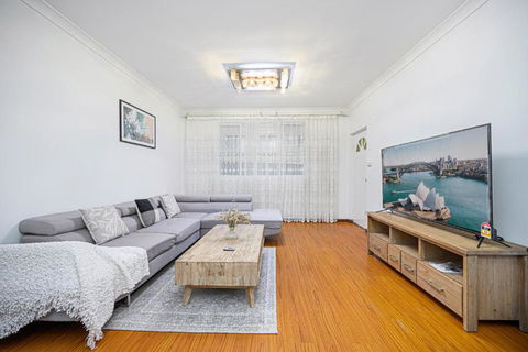 Bankstown Next To Westfield! Lovely 3 Br Townhouse - Hobart Tourism 0