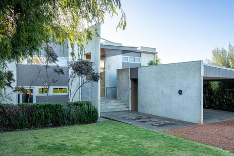 Banyandah I Private Properties - Hobart Tourism 2