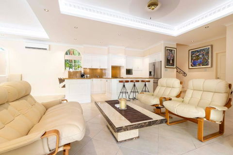 Barbados In The Tropics - 5 Bedroom Luxury Home - Hobart Tourism 0
