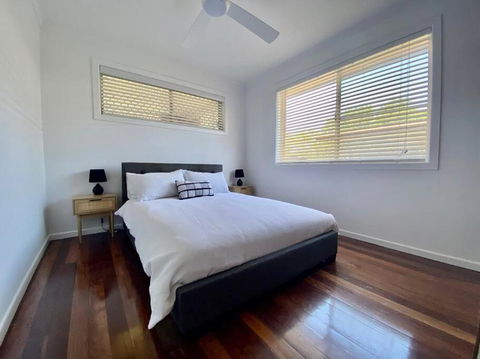Bare Foot & Beachy On Binya! Pet Friendly House - Hobart Tourism 4