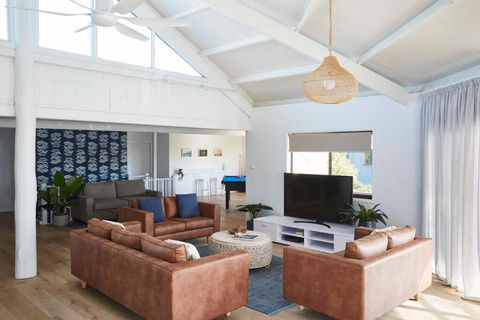Barefoot Bungalow - Beachfront Byron Bay - Hobart Tourism 0