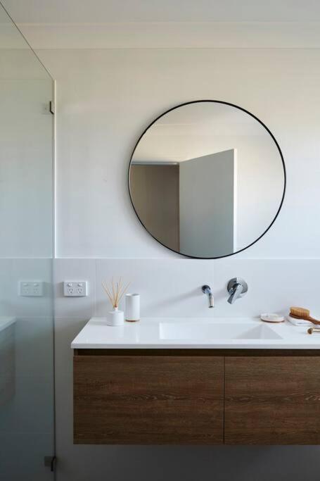 Barefoot Bungalow - Beachfront Byron Bay - Hobart Tourism 2