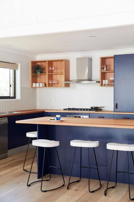 Barefoot Bungalow - Beachfront Byron Bay - Hobart Tourism 3