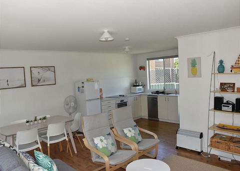 Barefoot Bungalow - Hobart Tourism 4