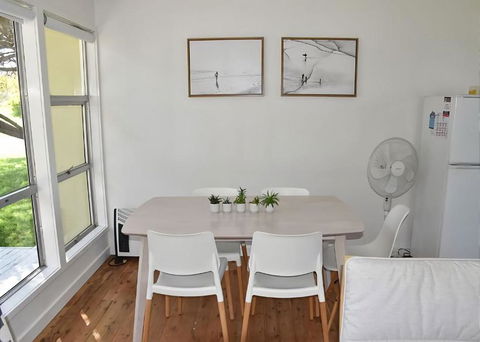 Barefoot Bungalow - Hobart Tourism 2