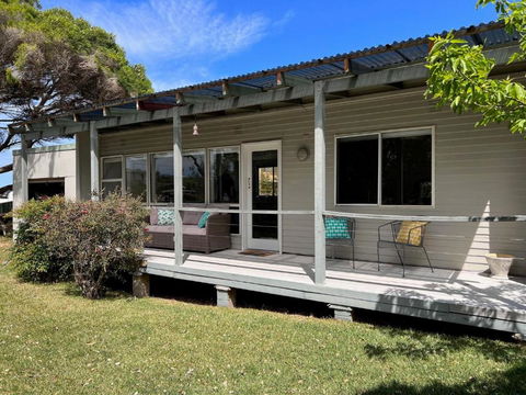 Barefoot Bungalow - Hobart Tourism 0